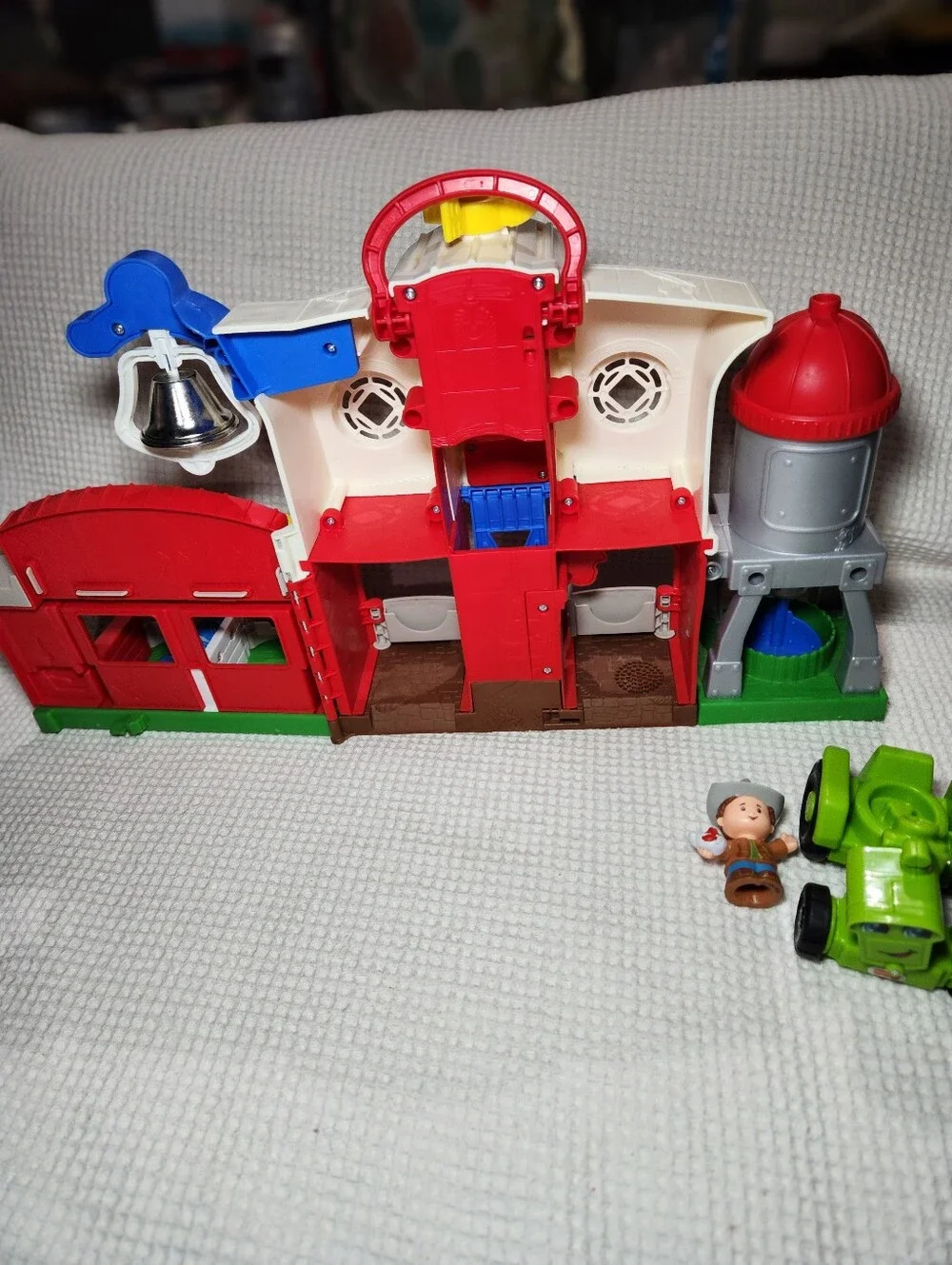 Fisher-Price Little People Barn Playset - With Wiggle Tractor And 5 Figures